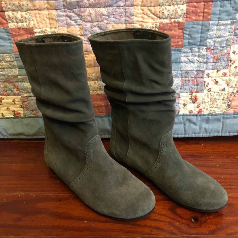 Zodiac Gray Suede Boots